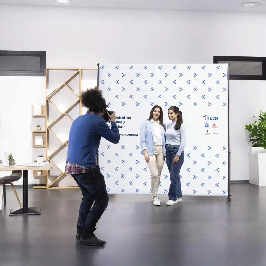 Баннеры Step & Repeat заказать онлайн с вашим дизайном на заказ в Москве и области