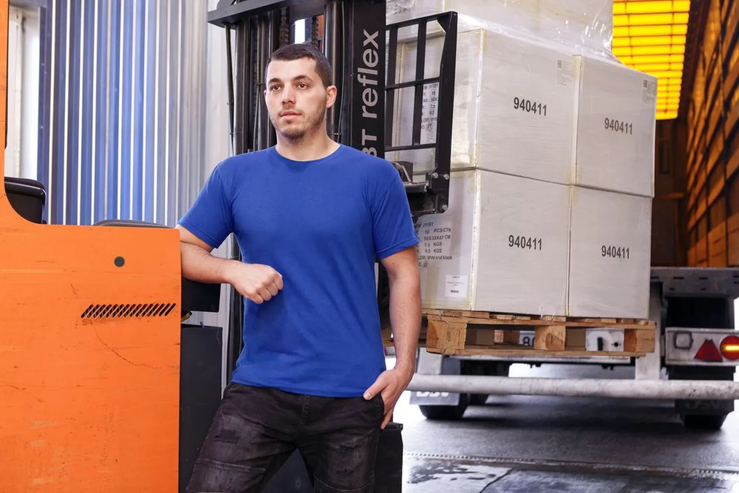 Футболка унисекс T-Bolka 180, темно-синяя, размер L заказать онлайн с вашим дизайном на заказ в Москве и области