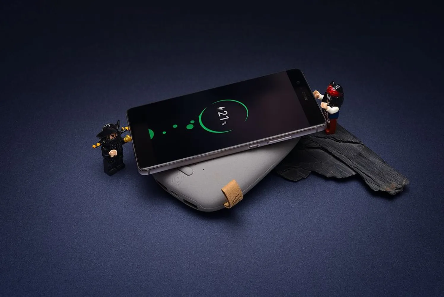 Аккумулятор с беспроводной зарядкой Pebble Wireless 9000 мАч, серый заказать онлайн с вашим дизайном на заказ в Москве и области