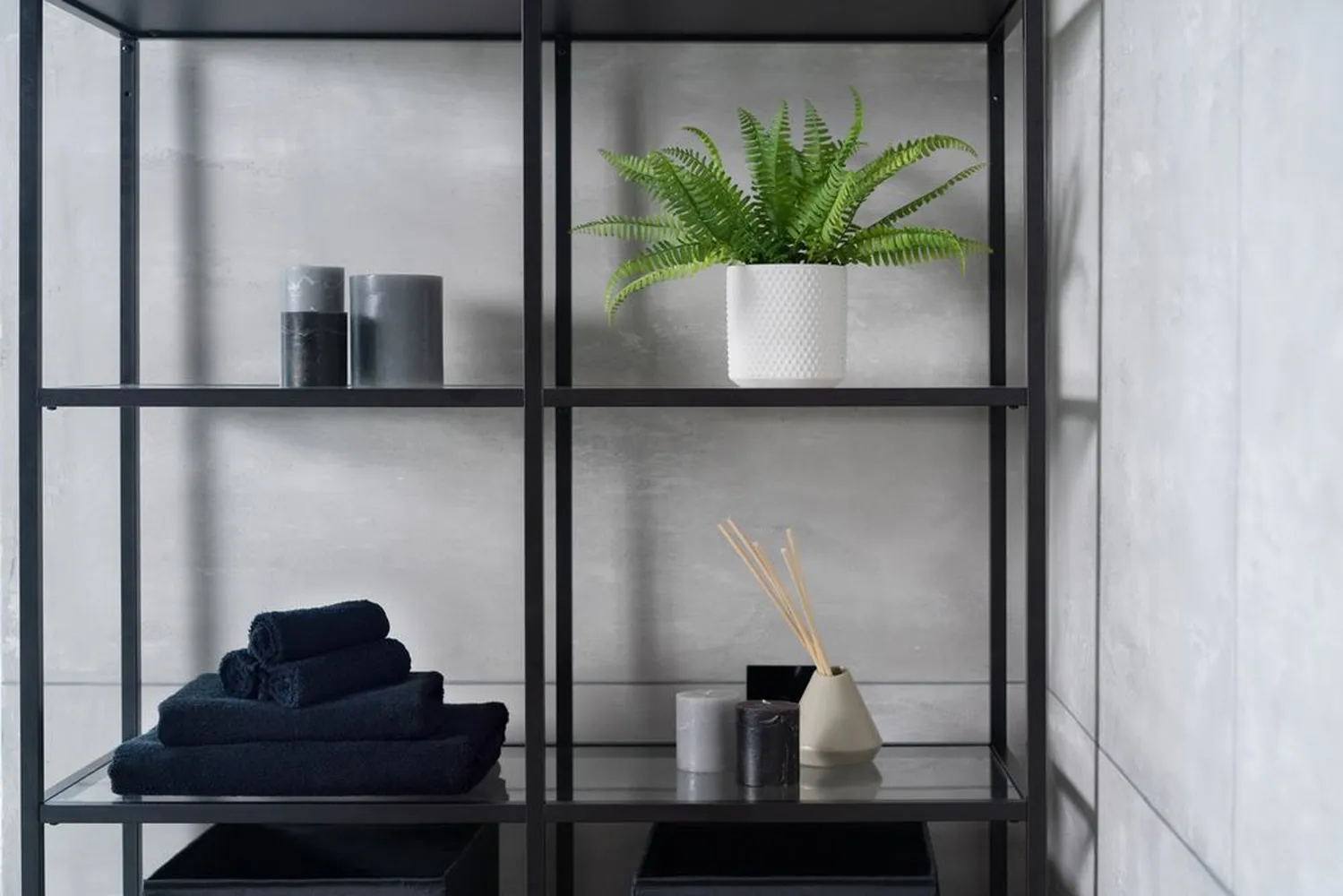 Полотенце отельное For Rooms, большое, черное заказать онлайн с вашим дизайном на заказ в Москве и области