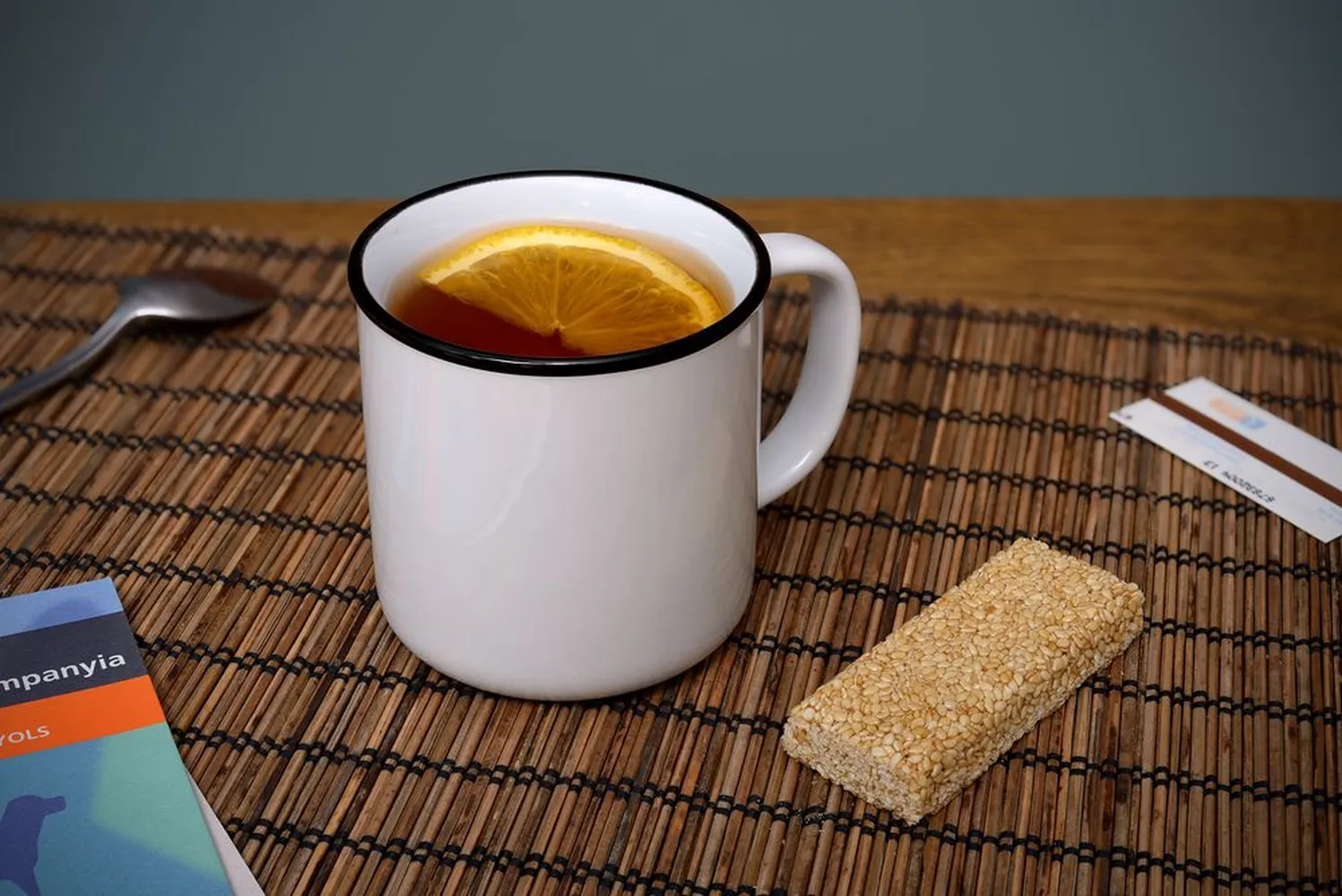 Кружка Dacha, средняя, красная заказать онлайн с вашим дизайном на заказ в Москве и области