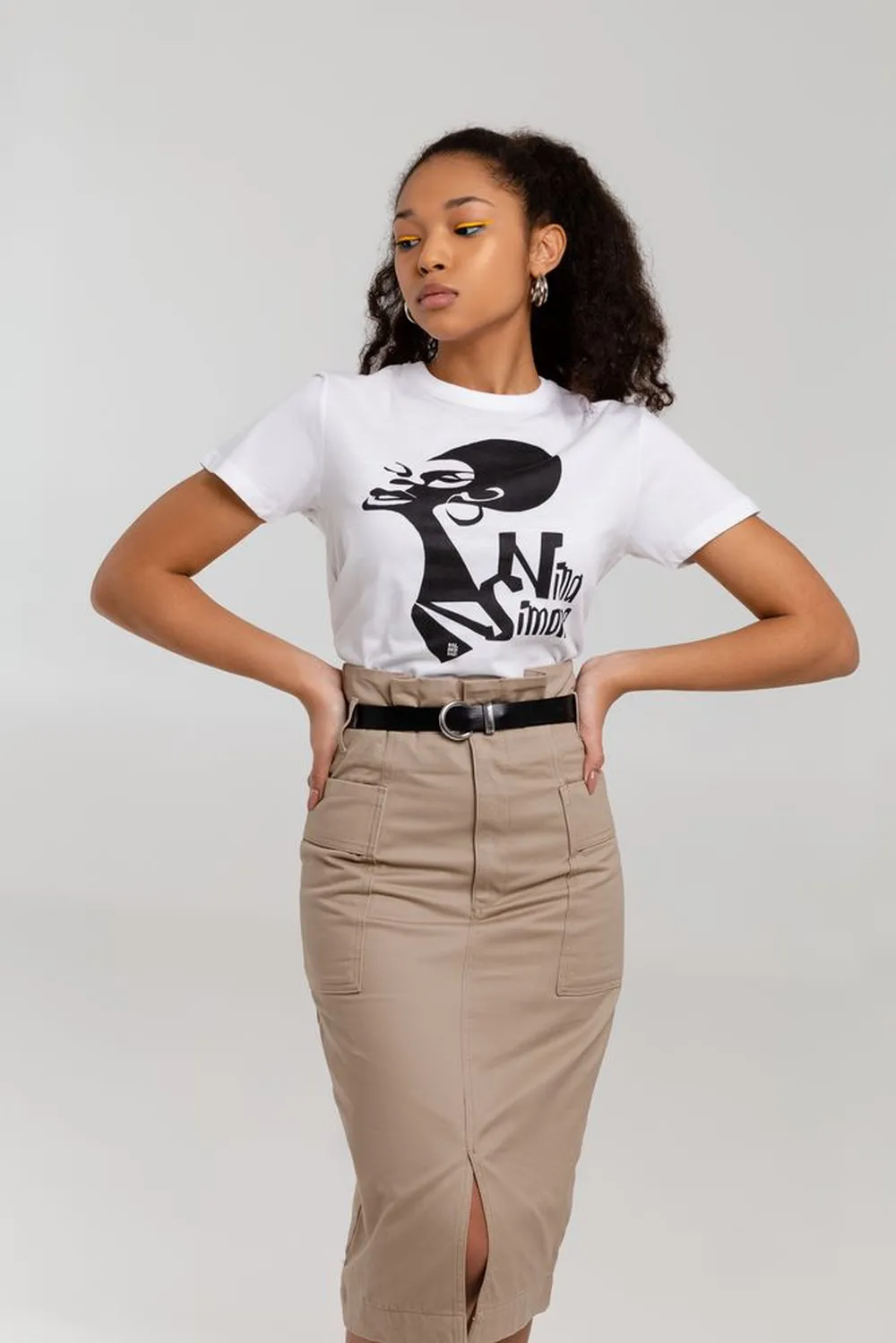 Футболка женская «Меламед. Nina Simone», белая, размер L заказать онлайн с вашим дизайном на заказ в Москве и области