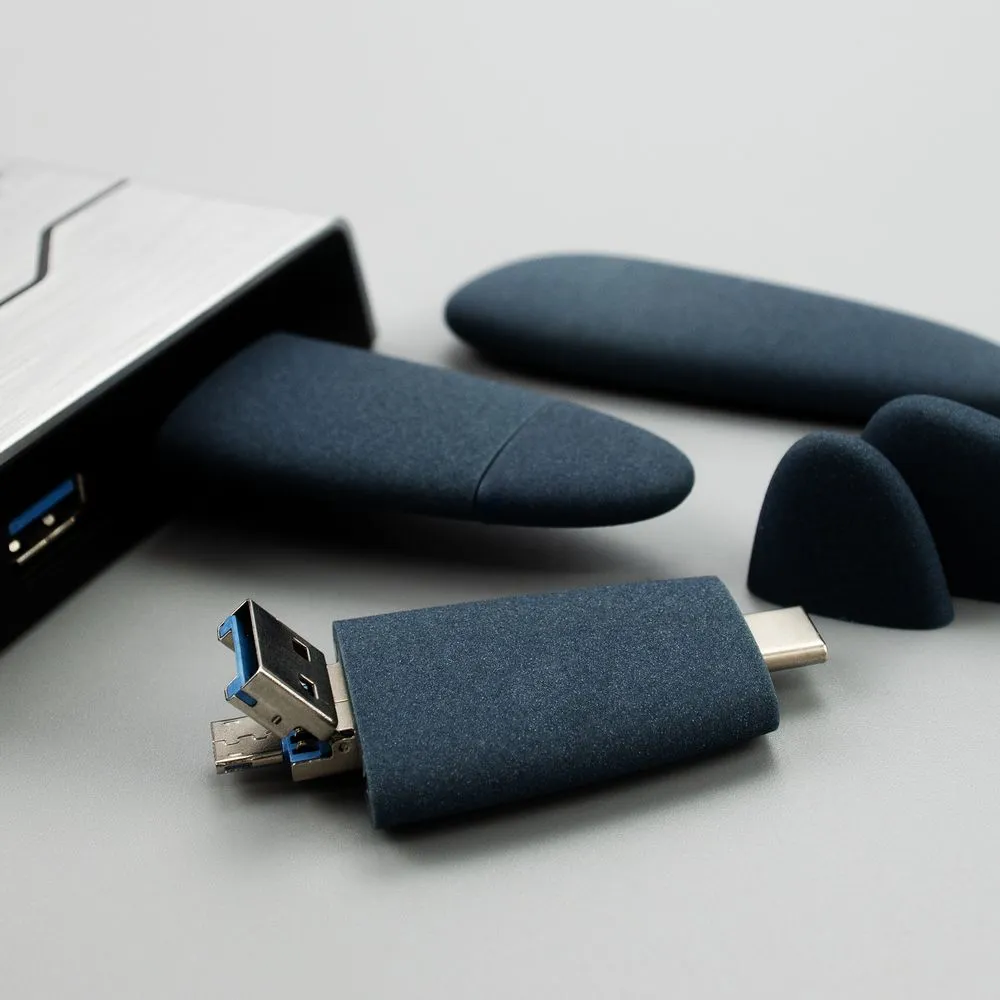 Флешка Pebble Universal, USB 3.0, серо-синяя, 32 Гб заказать онлайн с вашим дизайном на заказ в Москве и области
