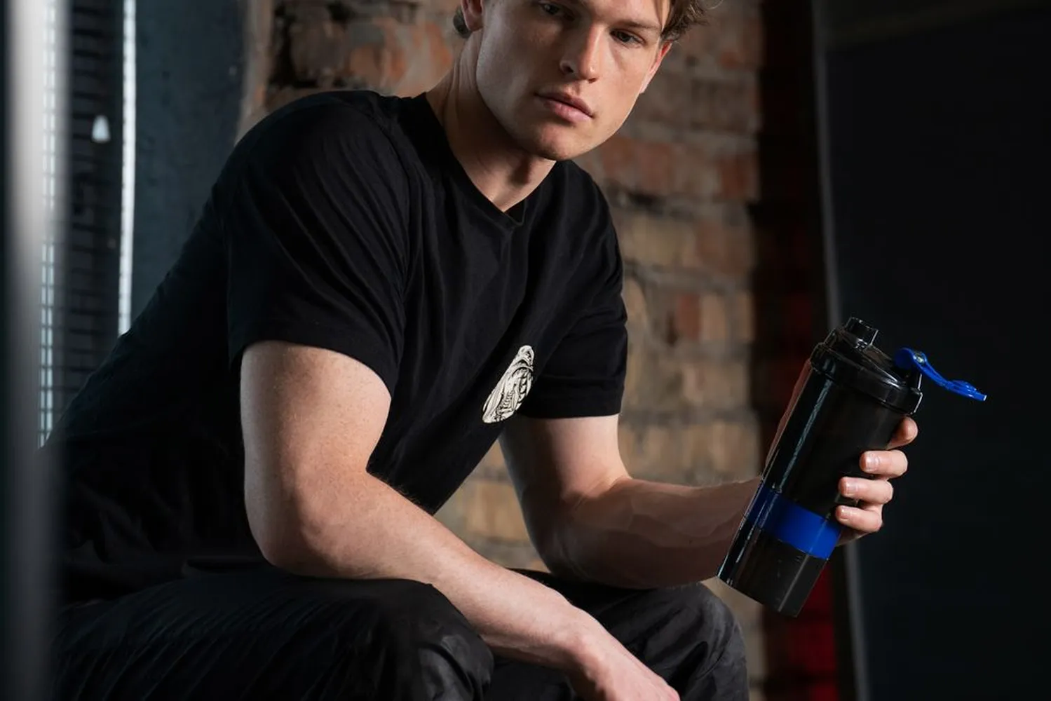 Спортивный шейкер Tonus, черно-синий заказать онлайн с вашим дизайном на заказ в Москве и области