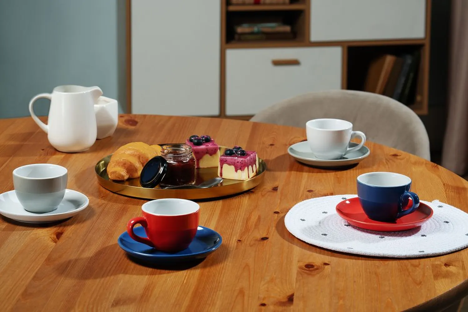 Чайная пара Cozy Morning, красная с белым заказать онлайн с вашим дизайном на заказ в Москве и области