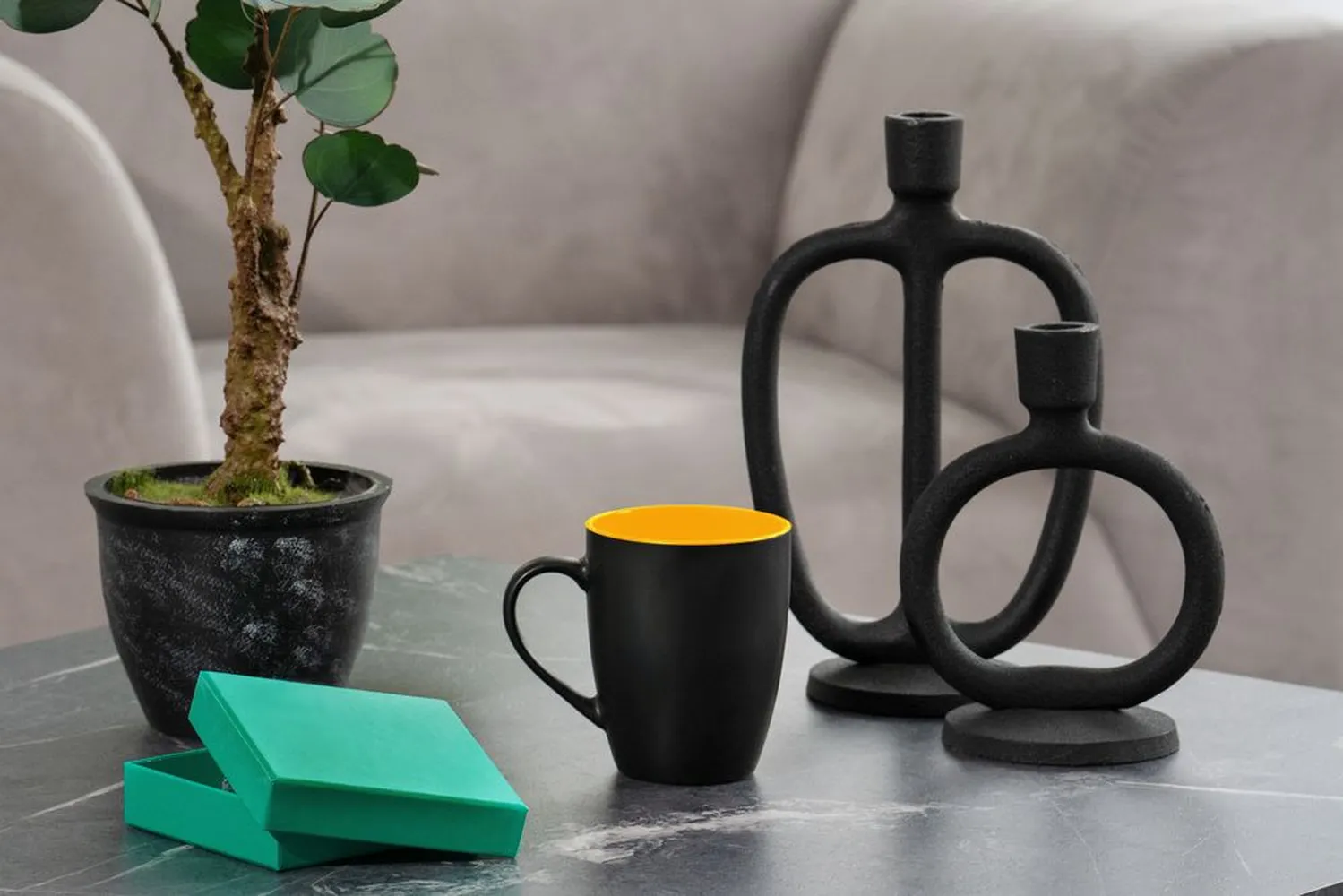 Кружка Bright Tulip, матовая, черная с желтым заказать онлайн с вашим дизайном на заказ в Москве и области