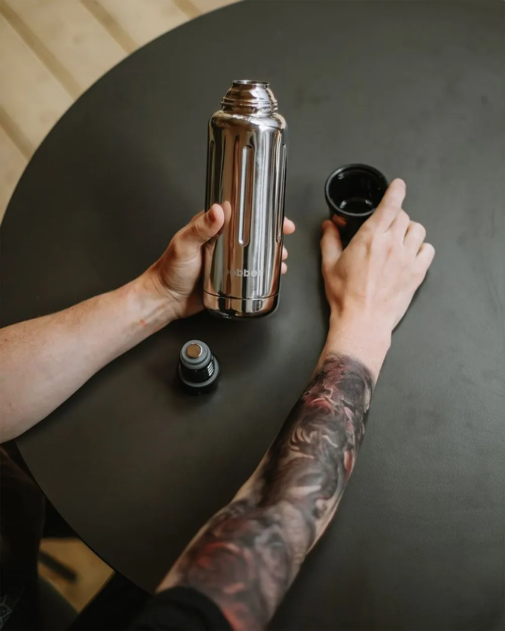Термос Flask 470, вакуумный, стальной зеркальный заказать онлайн с вашим дизайном на заказ в Москве и области