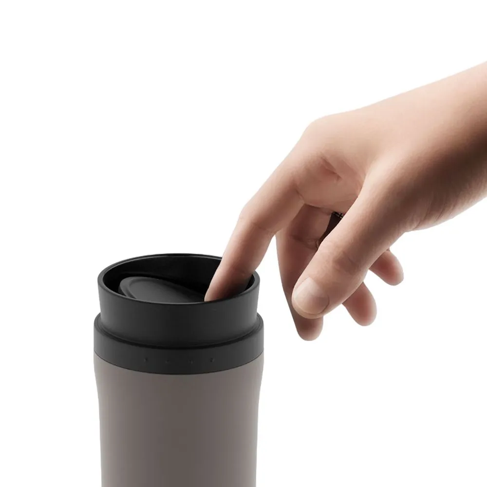 Термокружка Juta, серая заказать онлайн с вашим дизайном на заказ в Москве и области