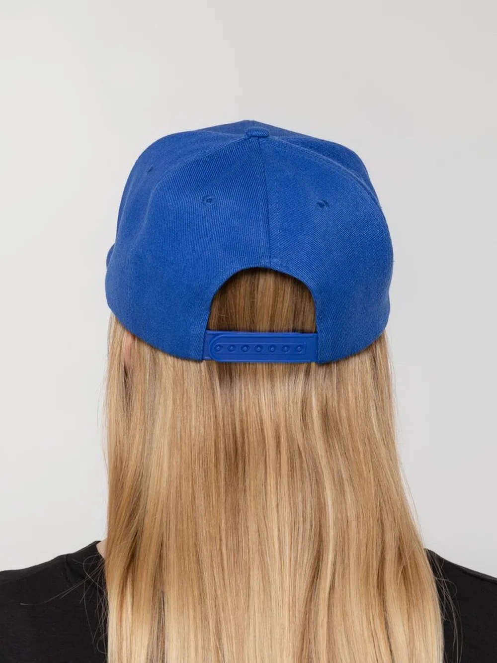 Бейсболка Snapback с прямым козырьком, ярко-синяя заказать онлайн с вашим дизайном на заказ в Москве и области