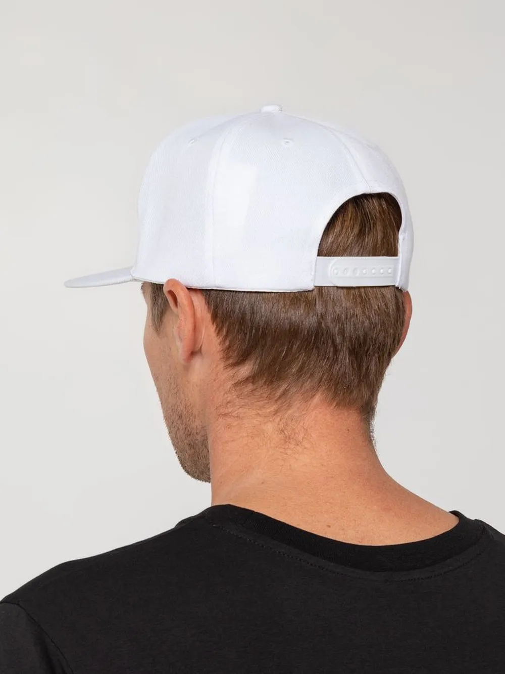 Бейсболка Snapback с прямым козырьком, белая заказать онлайн с вашим дизайном на заказ в Москве и области