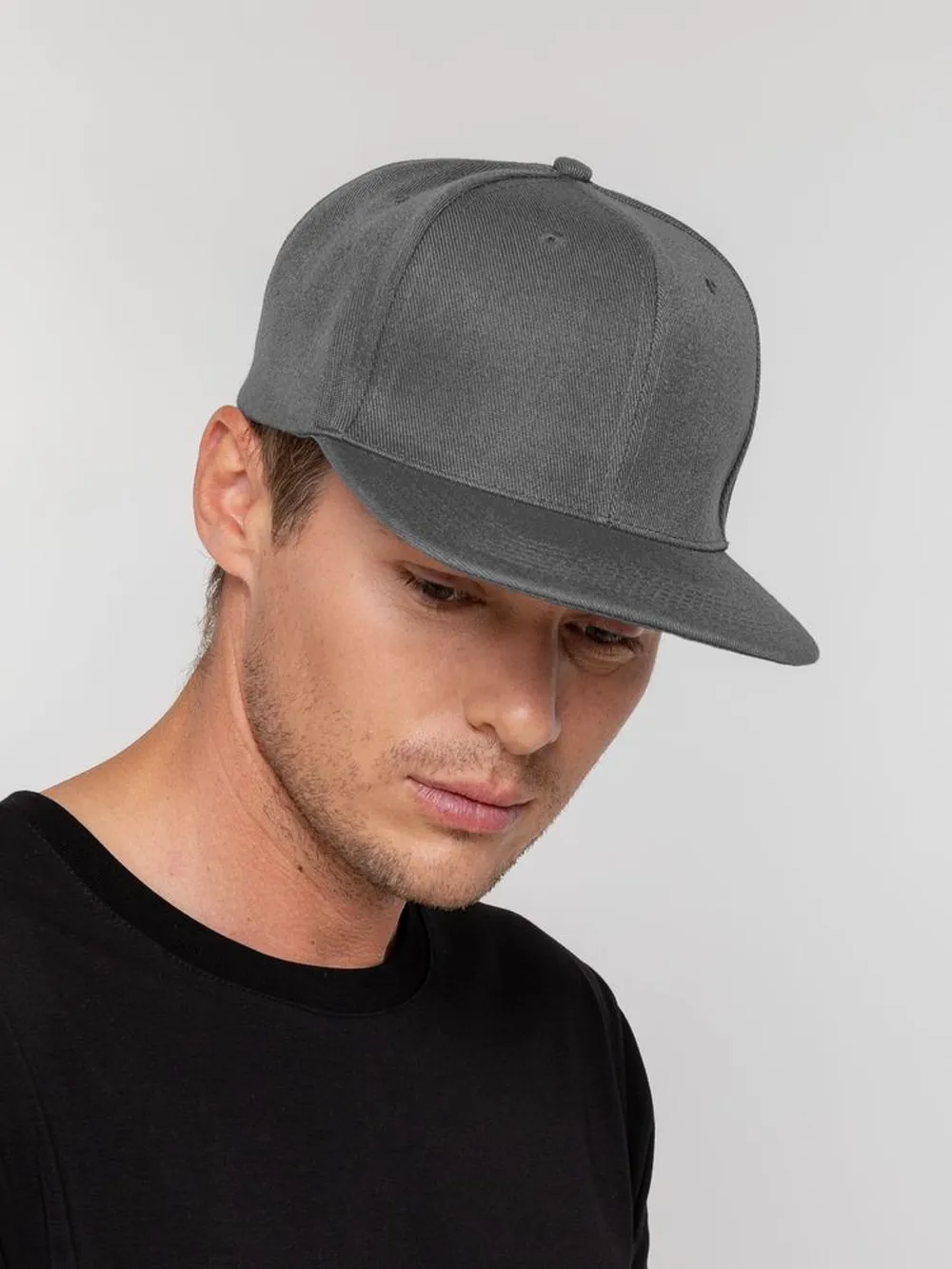 Бейсболка Snapback с прямым козырьком, серая заказать онлайн с вашим дизайном на заказ в Москве и области