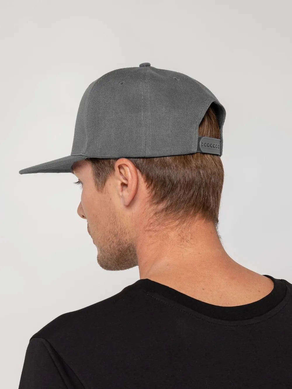 Бейсболка Snapback с прямым козырьком, серая заказать онлайн с вашим дизайном на заказ в Москве и области