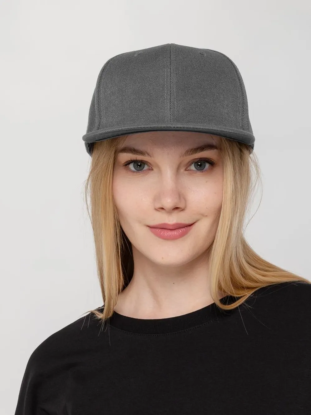 Бейсболка Snapback с прямым козырьком, серая заказать онлайн с вашим дизайном на заказ в Москве и области