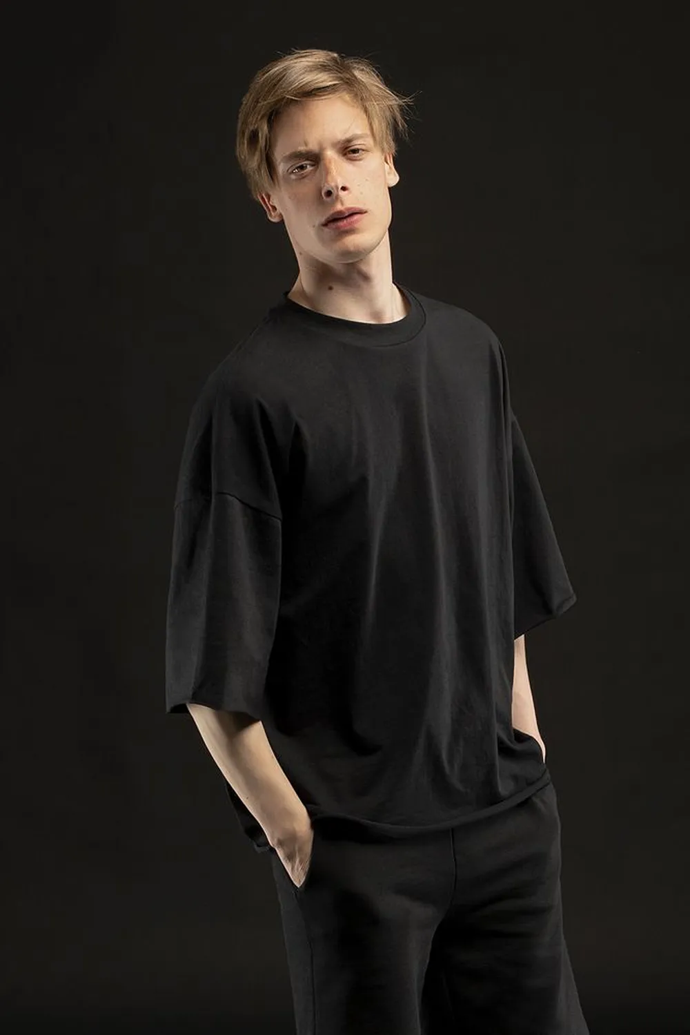 Футболка унисекс оверсайз T1, черная заказать онлайн с вашим дизайном на заказ в Москве и области