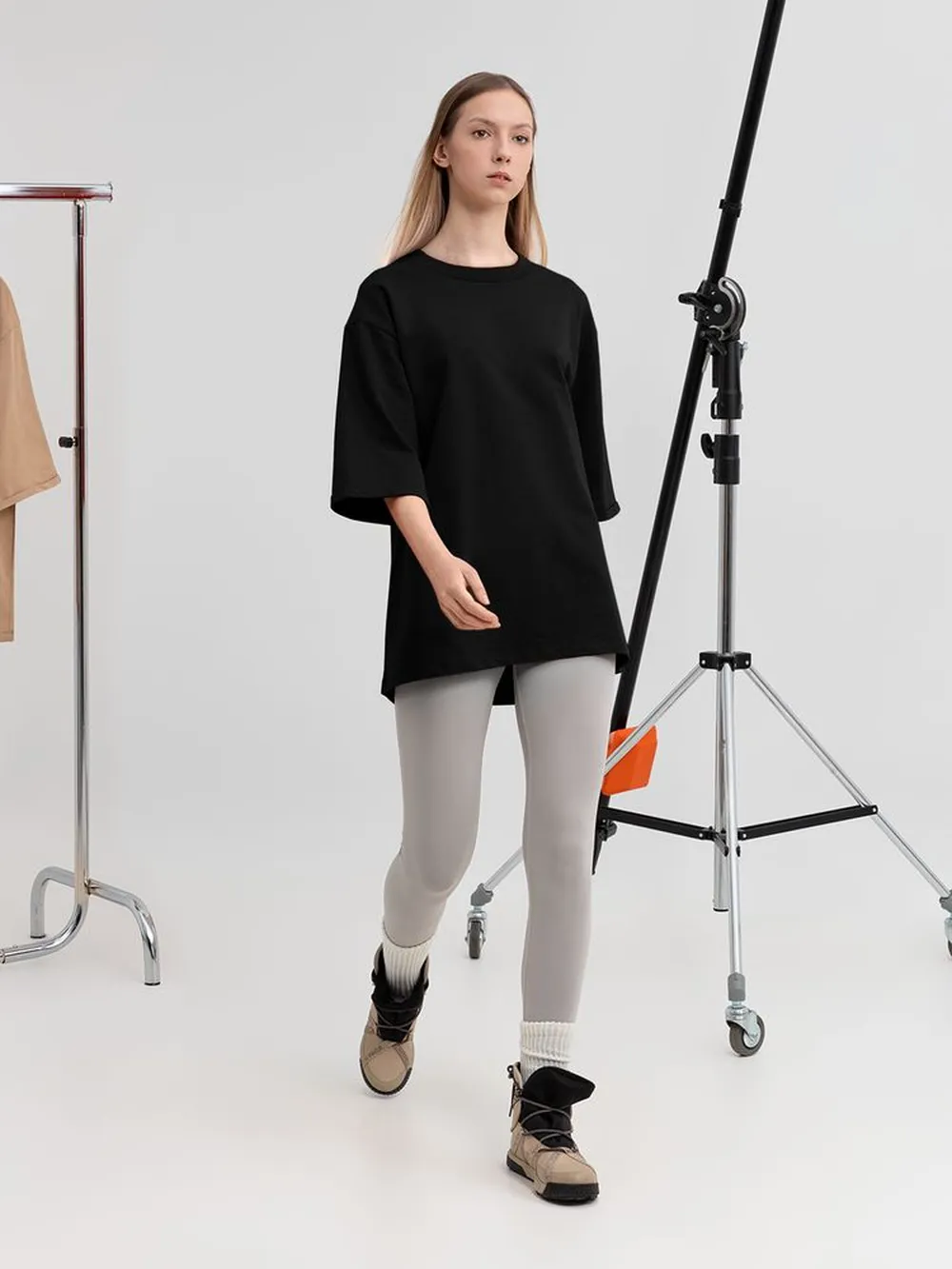 Футболка оверсайз унисекс Kosmos 2.0, черная, размер M/L заказать онлайн с вашим дизайном на заказ в Москве и области