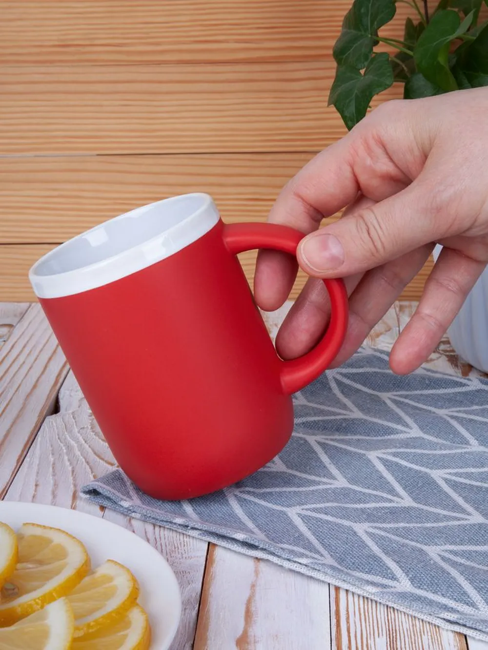 Кружка Borde, красная заказать онлайн с вашим дизайном на заказ в Москве и области