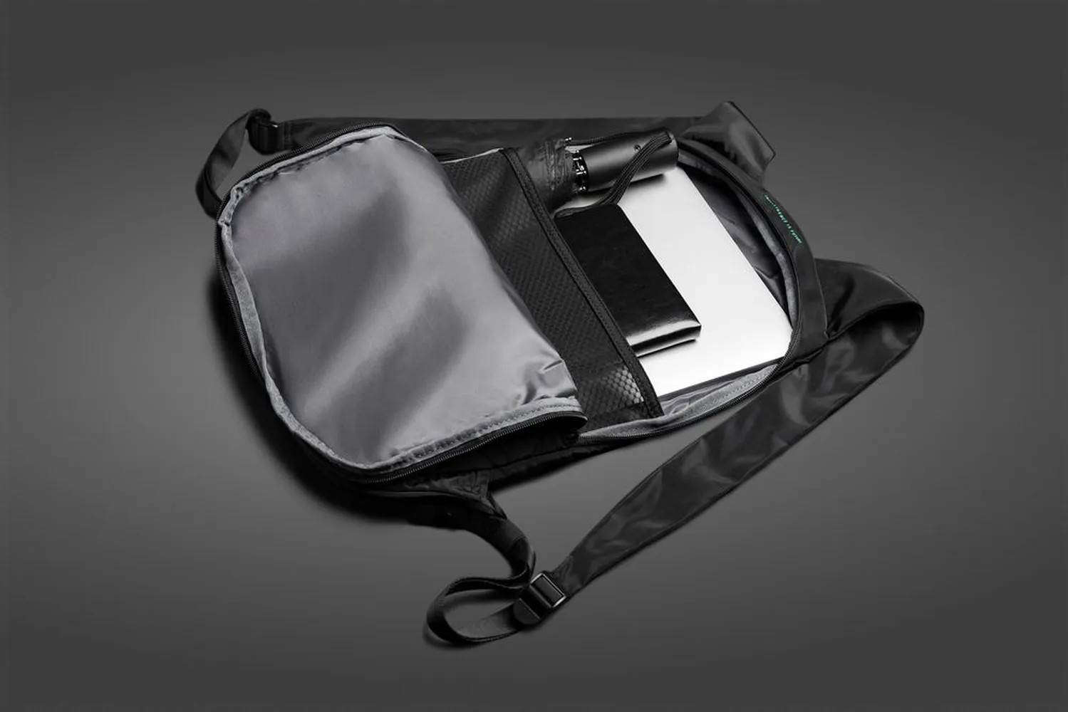 Рюкзак FlexPack Air, черный заказать онлайн с вашим дизайном на заказ в Москве и области