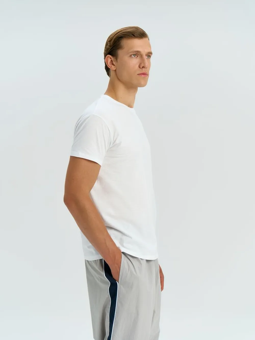 Футболка Regent 150 белая, размер S заказать онлайн с вашим дизайном на заказ в Москве и области