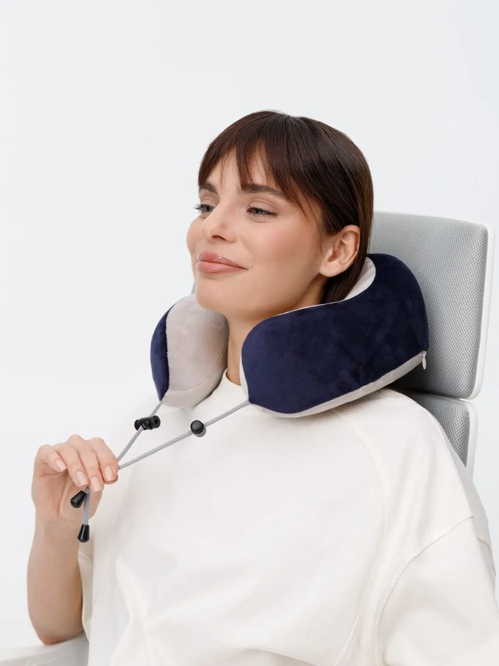 Дорожная подушка-массажер inRelax, синяя заказать онлайн с вашим дизайном на заказ в Москве и области