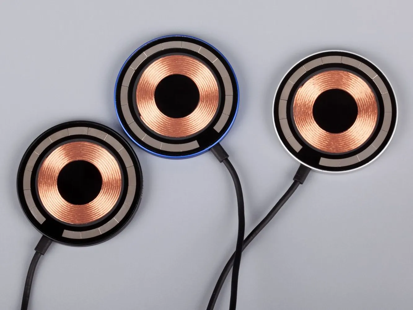 Магнитное зарядное устройство Cooper Rond, 15 Вт, синее заказать онлайн с вашим дизайном на заказ в Москве и области