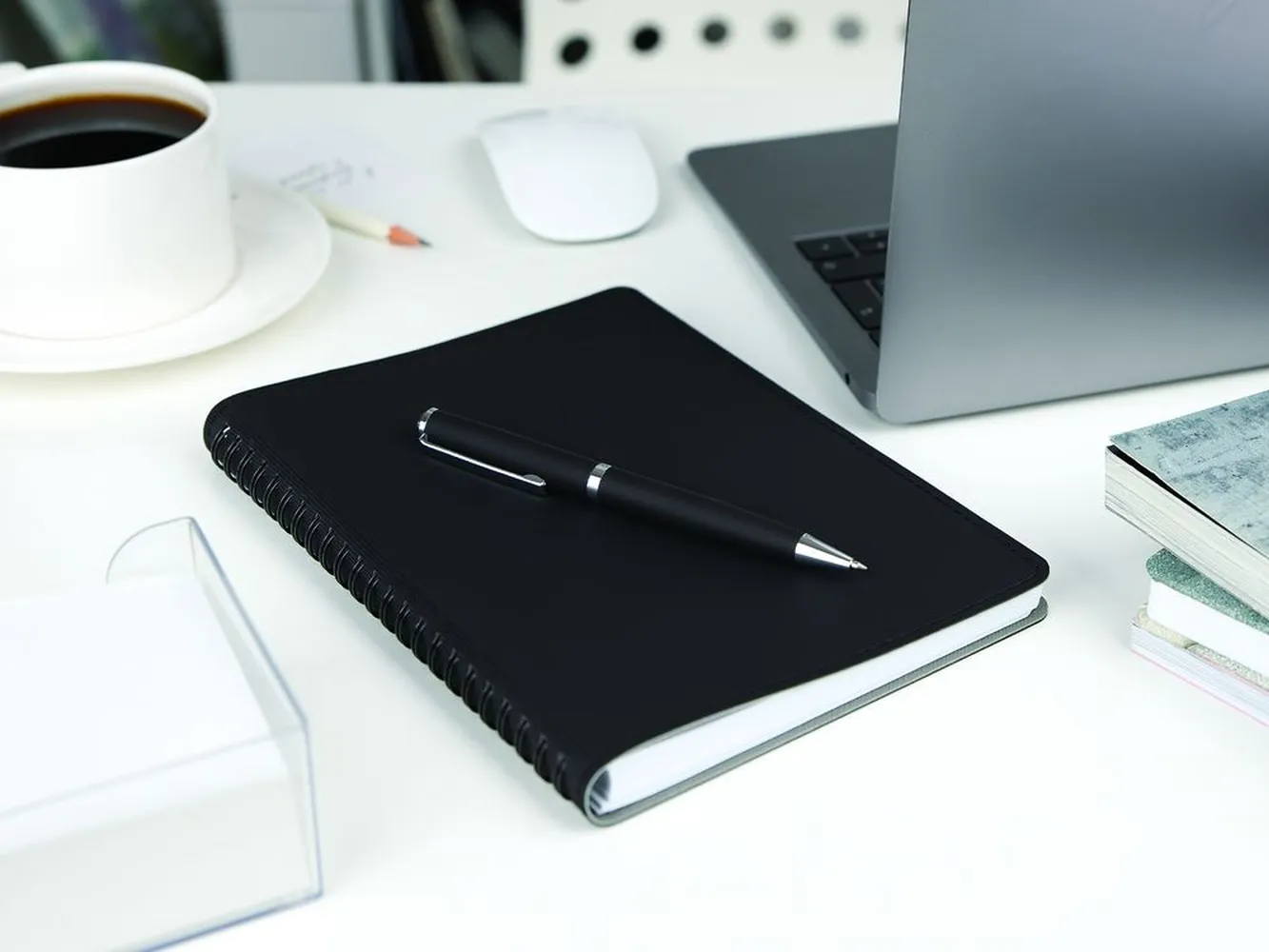 Ручка шариковая Inkish Chrome, белая заказать онлайн с вашим дизайном на заказ в Москве и области