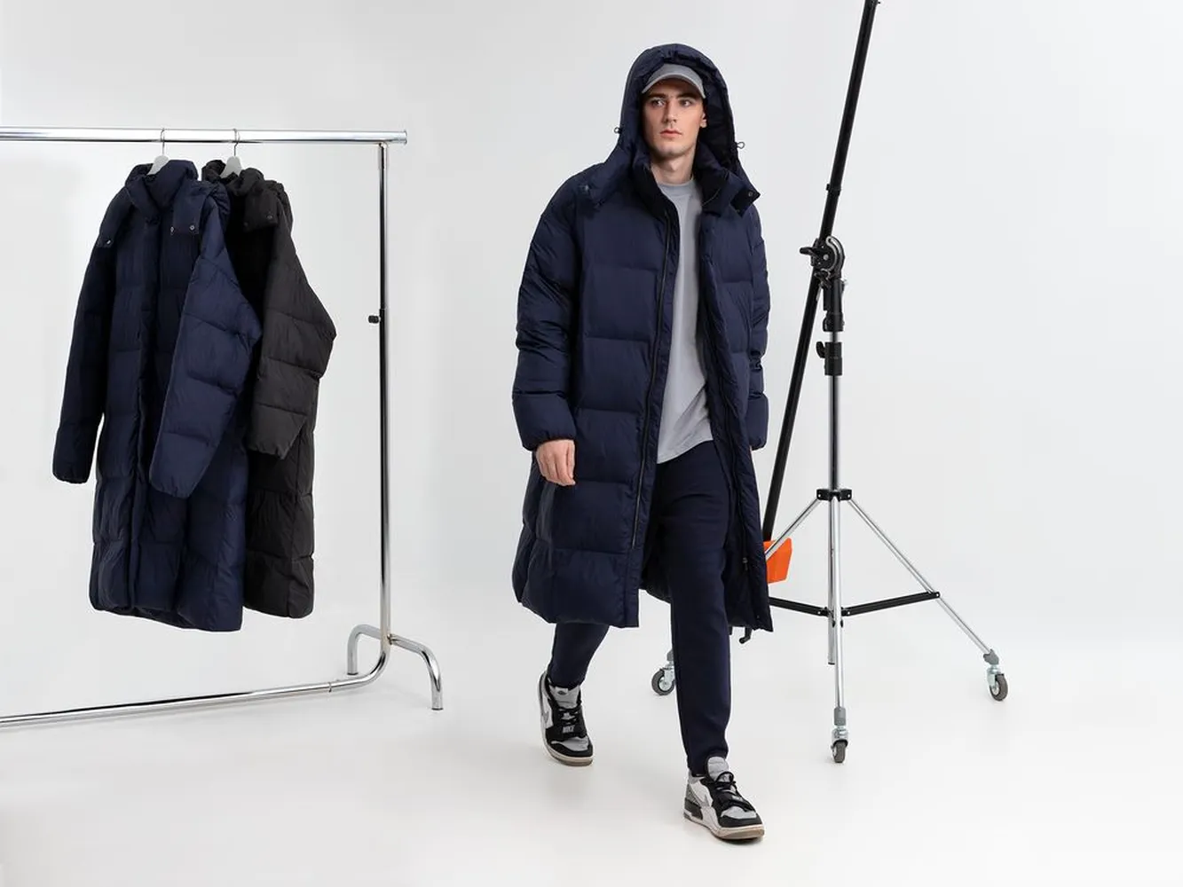 Пуховик унисекс Kapsula, серый заказать онлайн с вашим дизайном на заказ в Москве и области