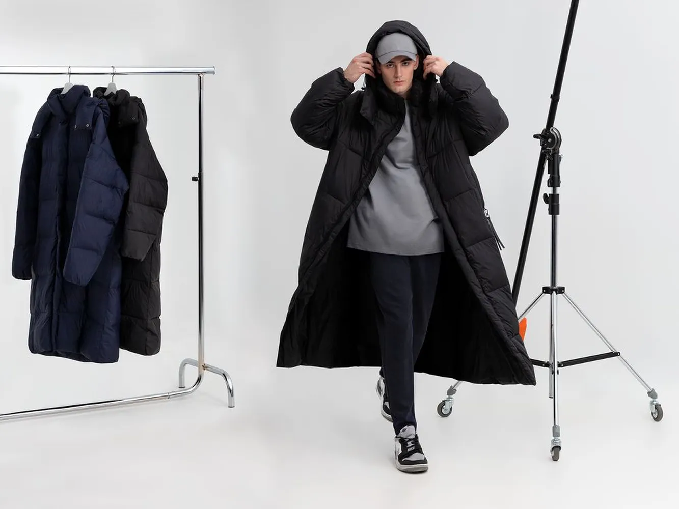 Пуховик унисекс Kapsula, серый заказать онлайн с вашим дизайном на заказ в Москве и области