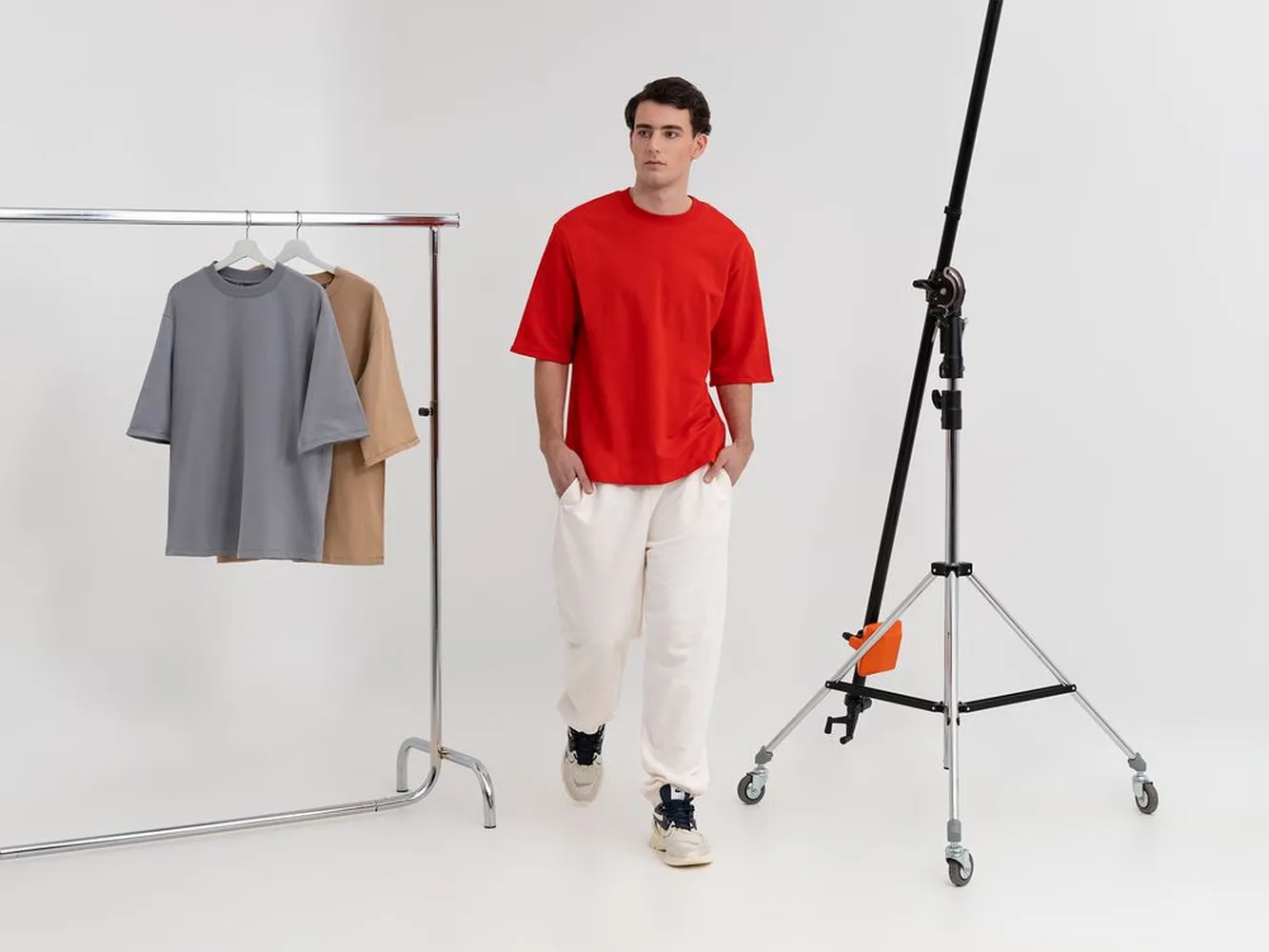 Футболка оверсайз унисекс Kosmos 2.0, красная заказать онлайн с вашим дизайном на заказ в Москве и области