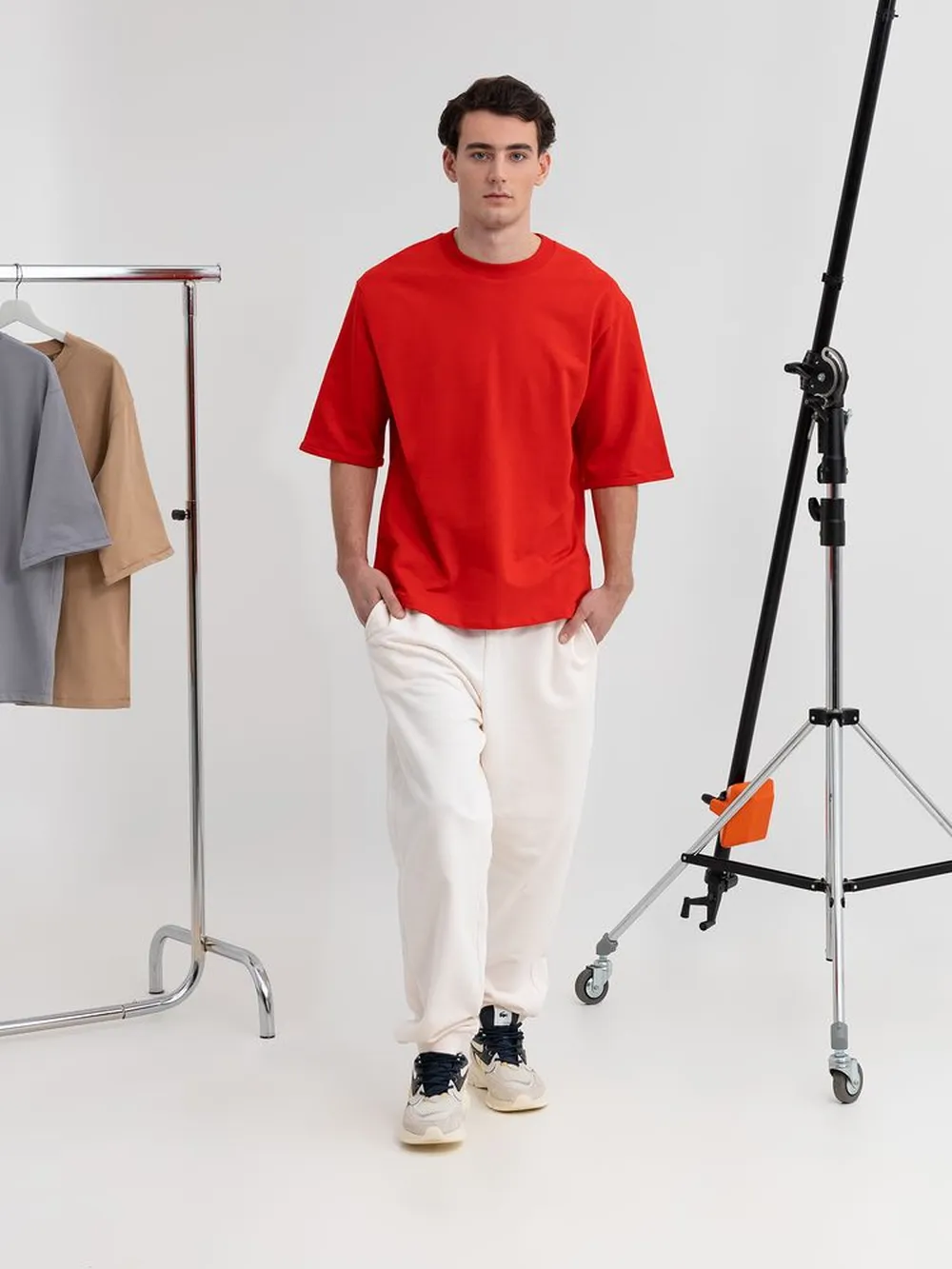 Футболка оверсайз унисекс Kosmos 2.0, красная заказать онлайн с вашим дизайном на заказ в Москве и области