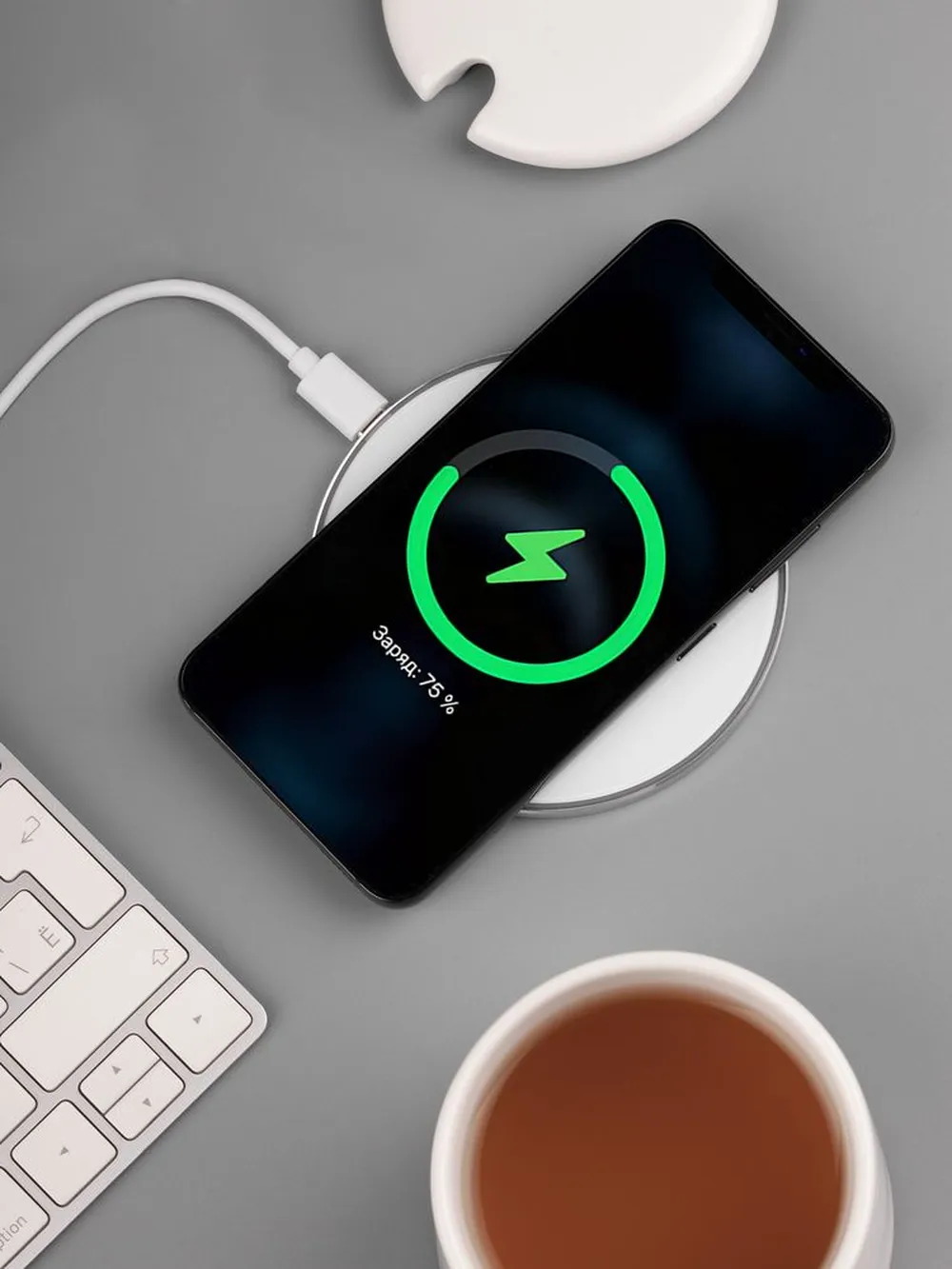 Кружка с подогревом и беспроводной зарядкой dualBase ver. 2.0 Matt, белая заказать онлайн с вашим дизайном на заказ в Москве и области