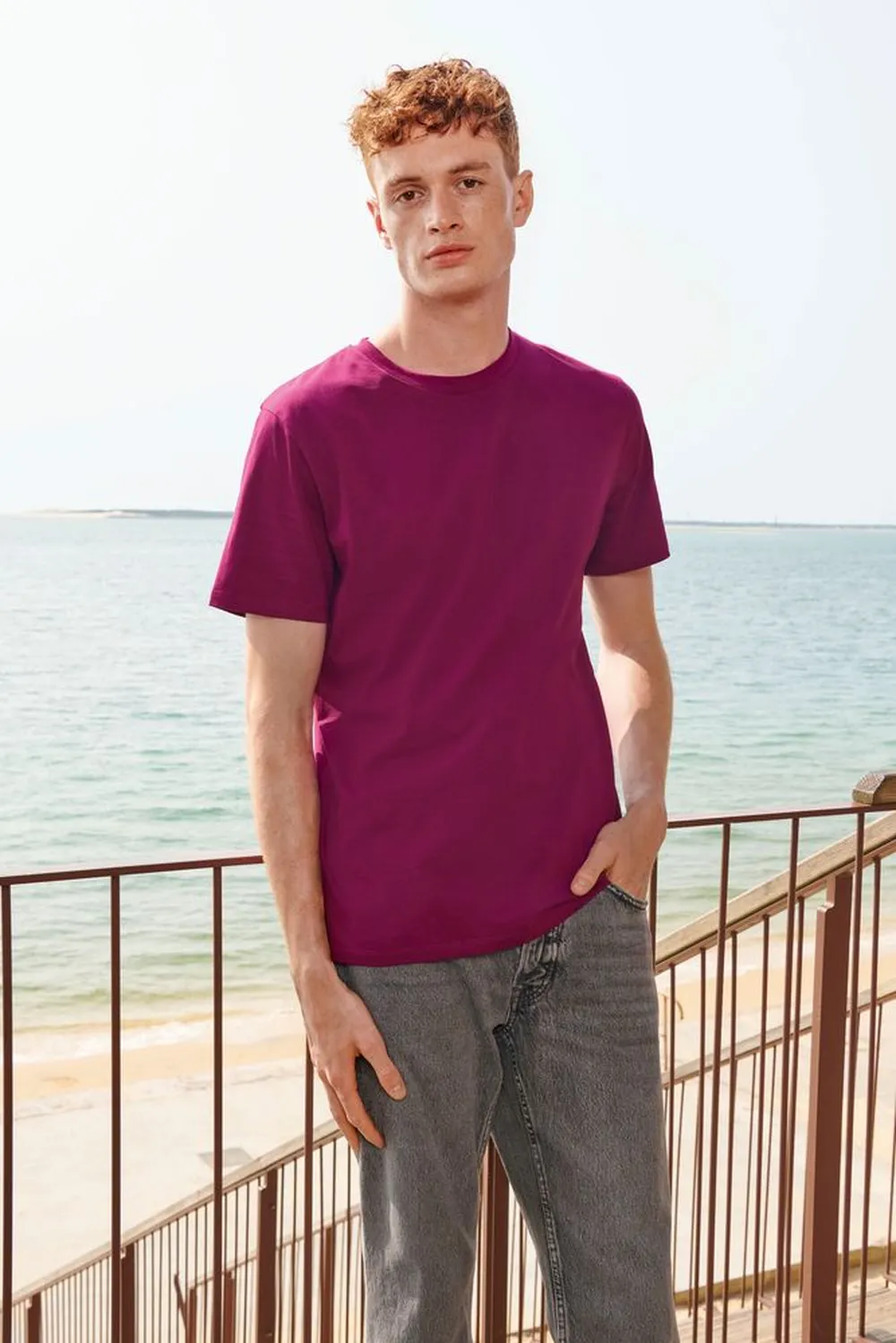 Футболка унисекс Legend, красная заказать онлайн с вашим дизайном на заказ в Москве и области