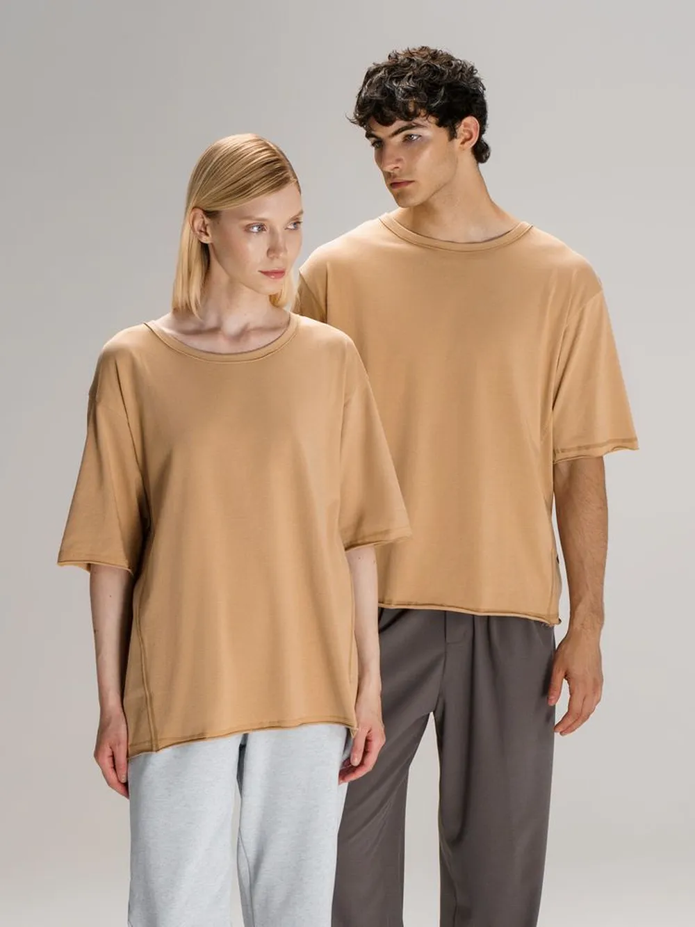 Футболка оверсайз унисекс Vozduh, бежевая заказать онлайн с вашим дизайном на заказ в Москве и области