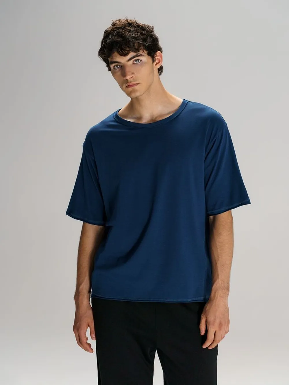 Футболка оверсайз унисекс Vozduh, темно-синяя, размер XS/S заказать онлайн с вашим дизайном на заказ в Москве и области