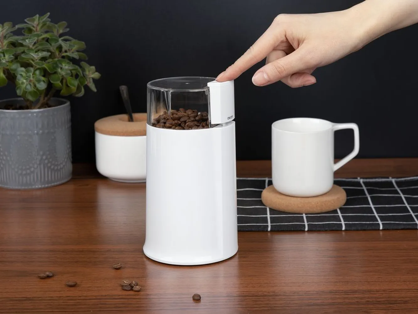 Электрическая кофемолка Capriccio, белая заказать онлайн с вашим дизайном на заказ в Москве и области