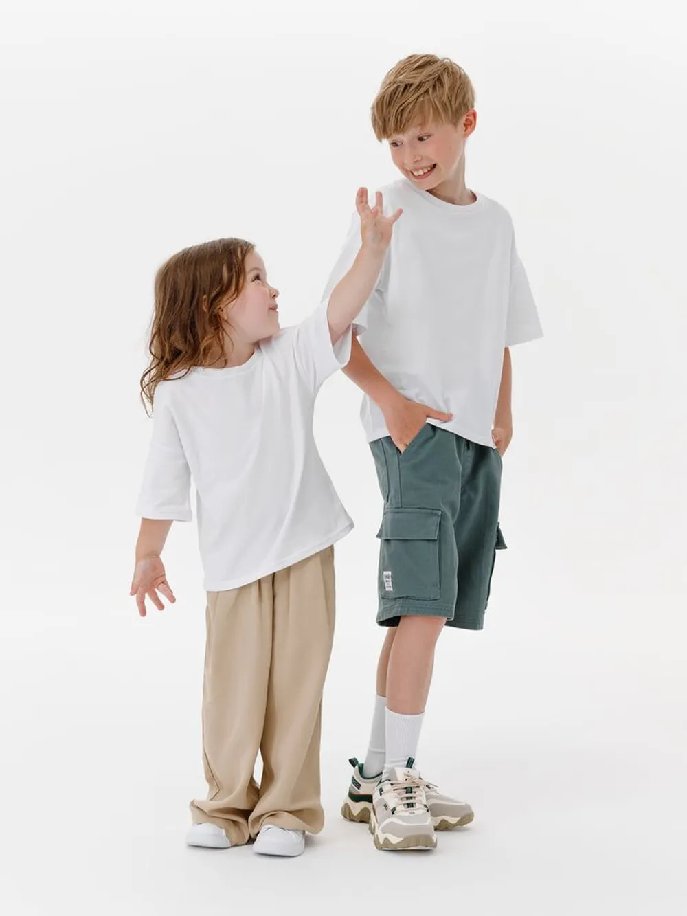 Футболка детская оверсайз Teezer, белая, 14 лет заказать онлайн с вашим дизайном на заказ в Москве и области