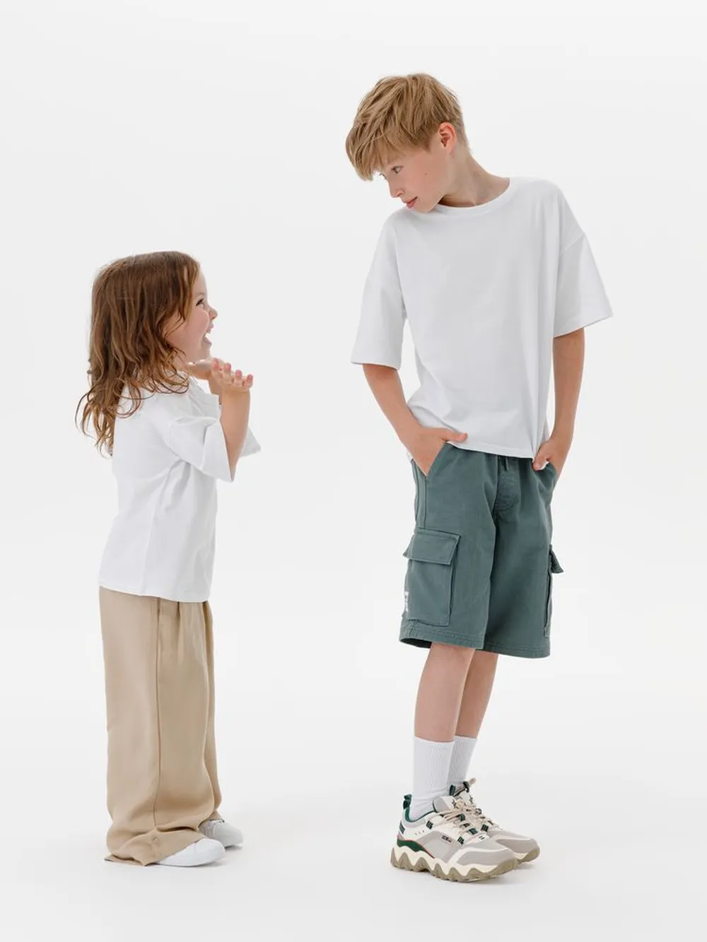 Футболка детская оверсайз Teezer, белая, 14 лет заказать онлайн с вашим дизайном на заказ в Москве и области