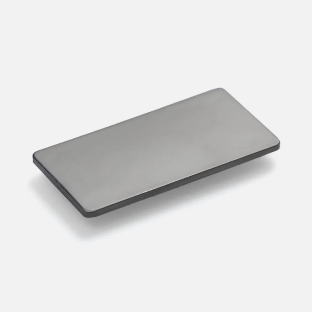 Значок Magnet Matto, серебристый глянцевый заказать онлайн с вашим дизайном на заказ в Москве и области