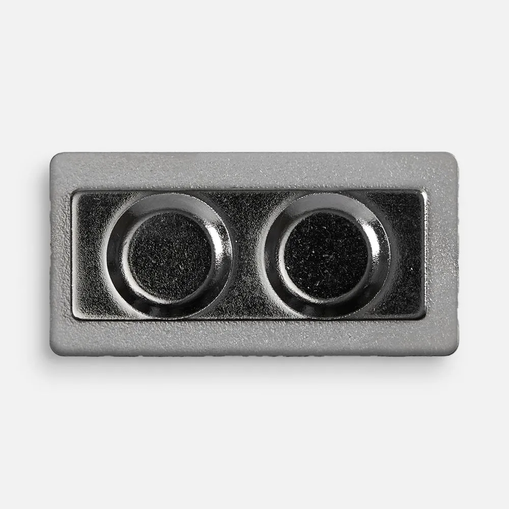 Значок Magnet Matto, серебристый глянцевый заказать онлайн с вашим дизайном на заказ в Москве и области