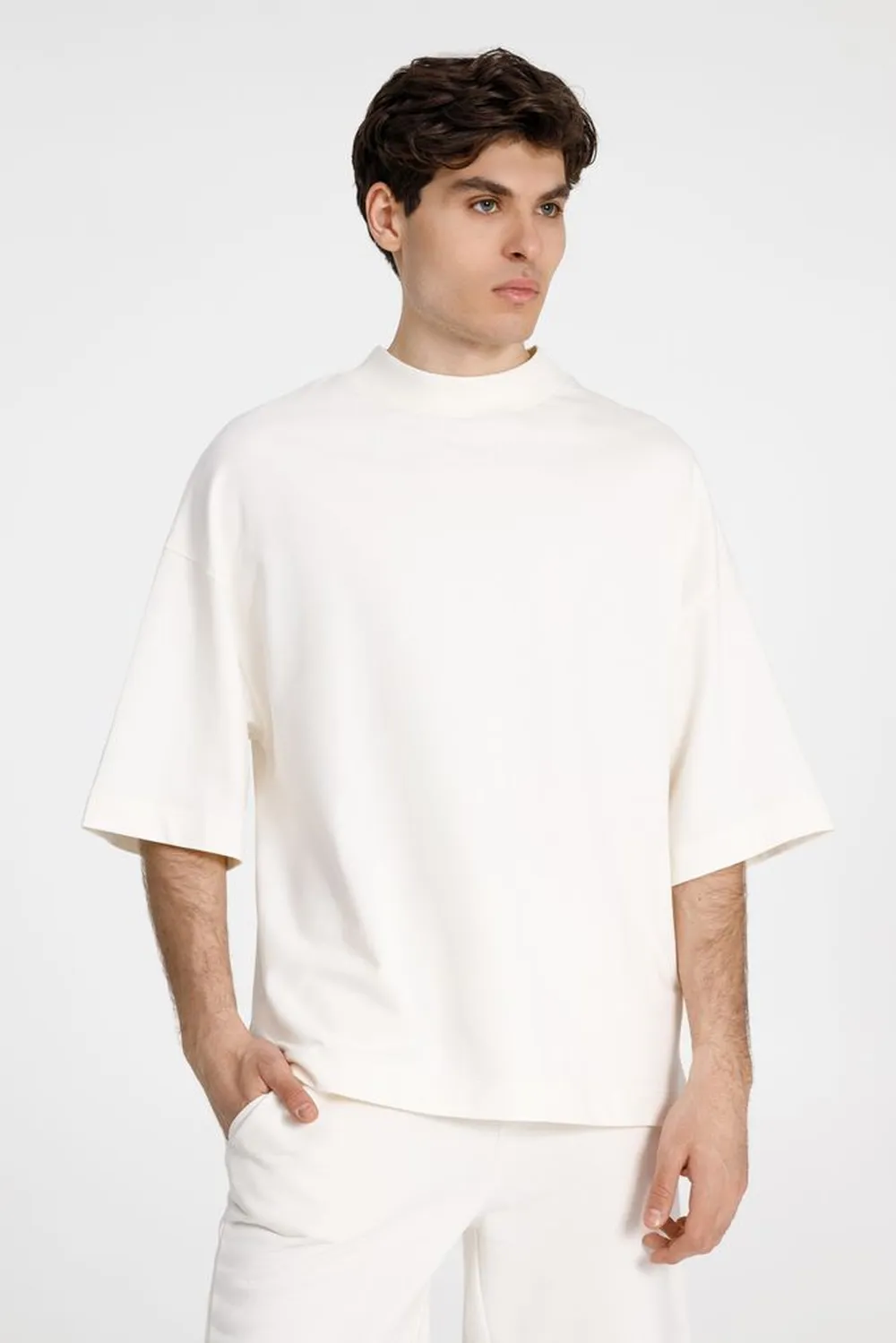 Футболка оверсайз унисекс T9, молочно-белая, размер XL/XXL заказать онлайн с вашим дизайном на заказ в Москве и области