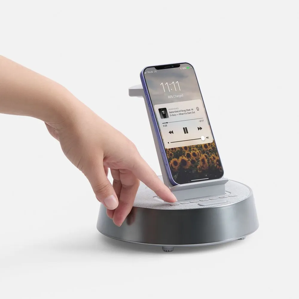 Bluetooth-колонка с беспроводной зарядкой и часами netEnergy, серая заказать онлайн с вашим дизайном на заказ в Москве и области