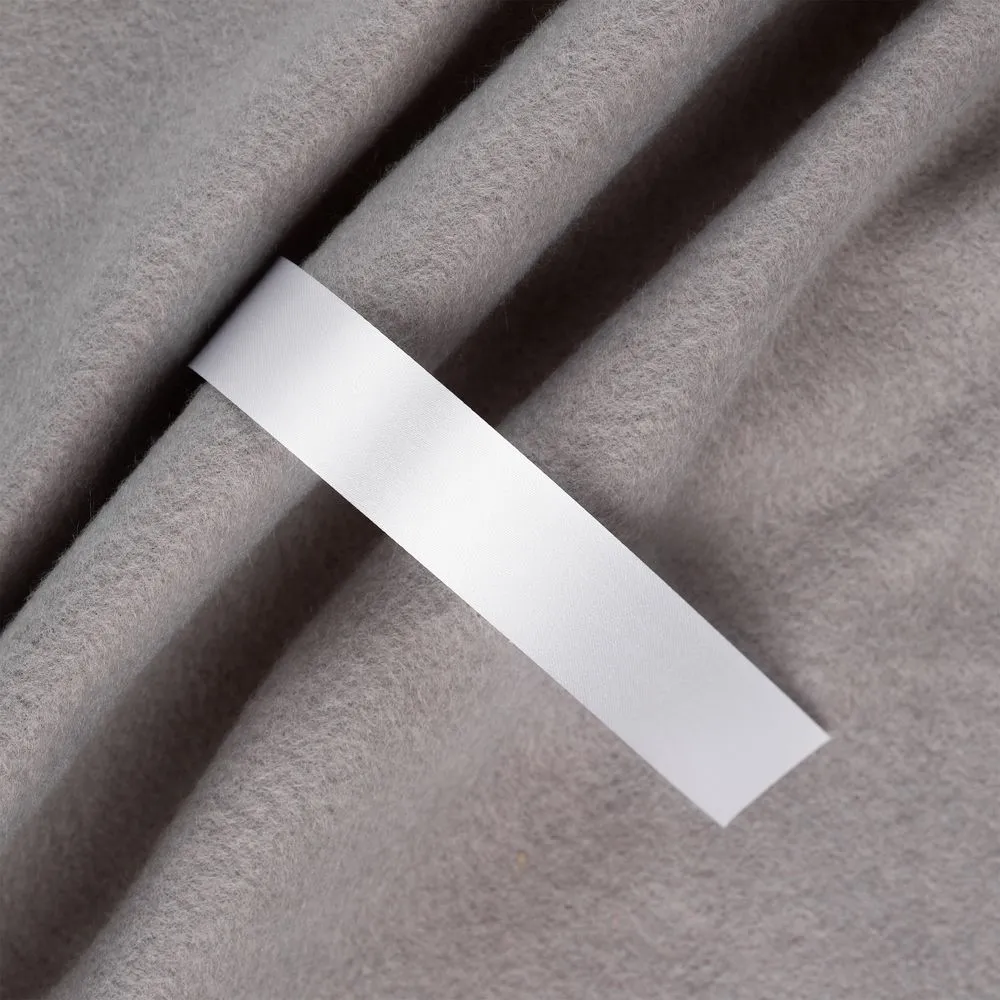 Лента сатиновая Satin 20 M, белая, 60 см заказать онлайн с вашим дизайном на заказ в Москве и области