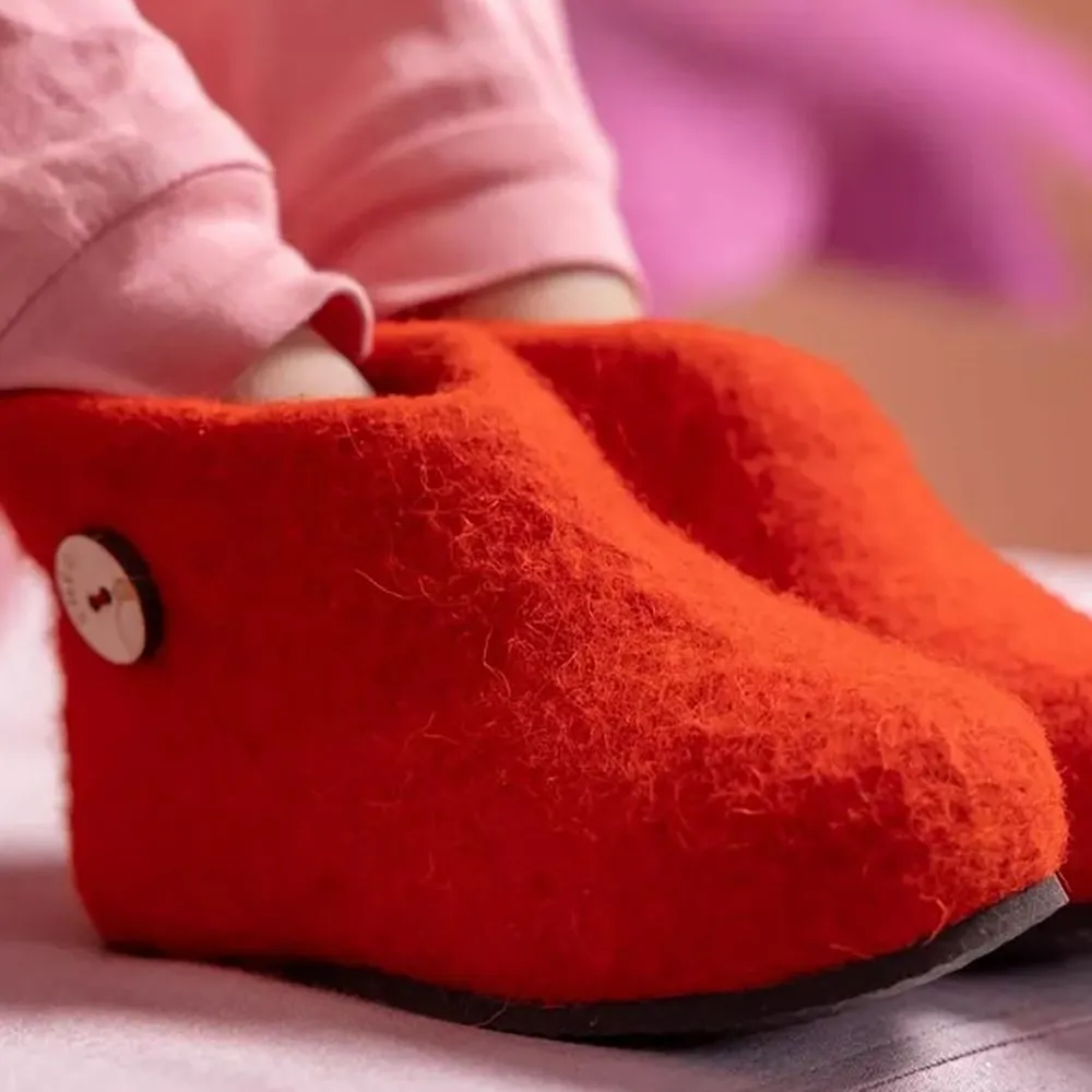 Домашние валенки Wild, красные, размер 36 заказать онлайн с вашим дизайном на заказ в Москве и области