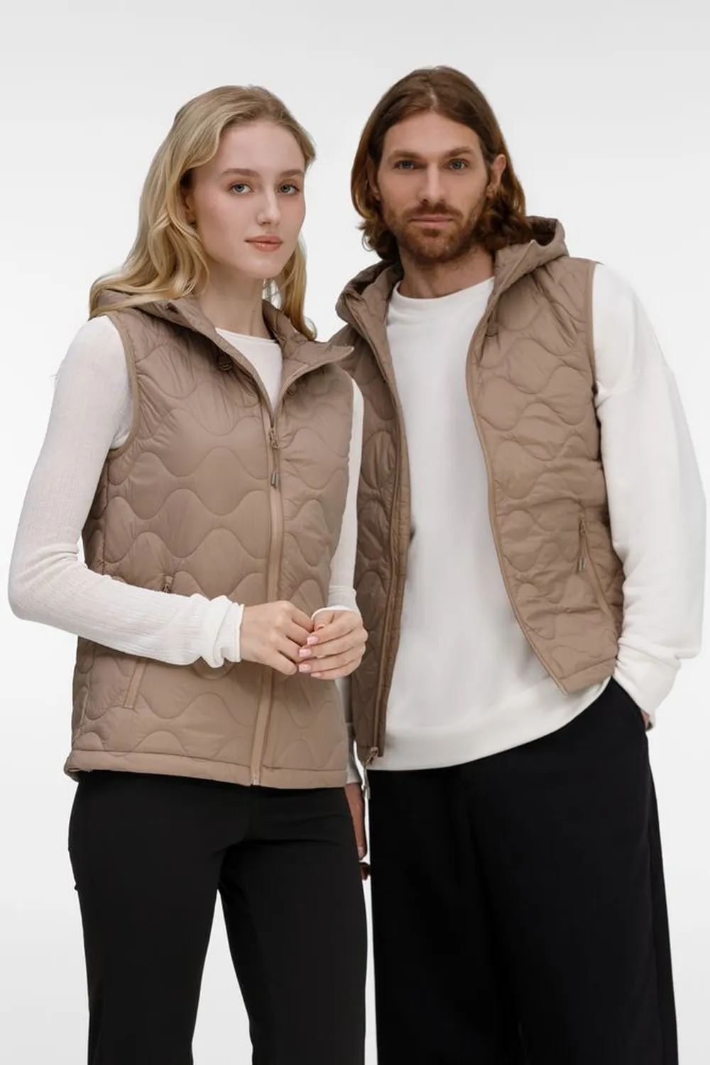 Жилет унисекс Tarnaby, бежевый, размер L заказать онлайн с вашим дизайном на заказ в Москве и области