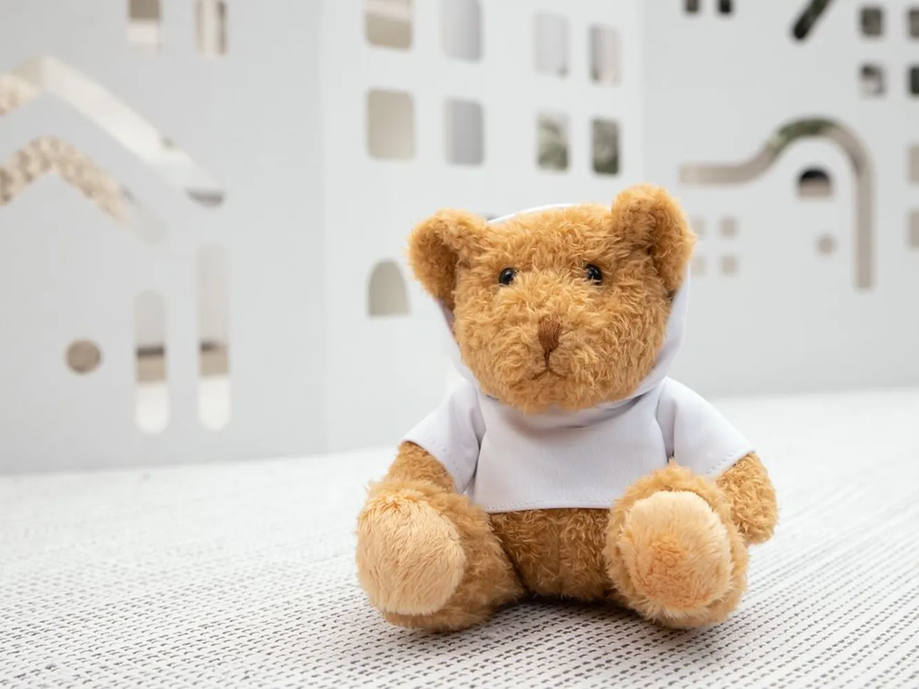 Мягкая игрушка «Мишка Cuddleton» в белом худи заказать онлайн с вашим дизайном на заказ в Москве и области