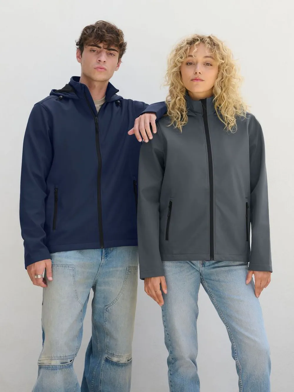 Куртка софтшелл с капюшоном мужская Race Men, черная, размер M заказать онлайн с вашим дизайном на заказ в Москве и области