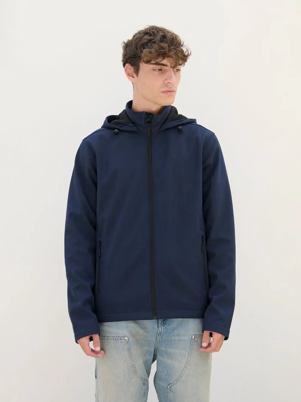 Куртка софтшелл с капюшоном мужская Race Men, черная, размер M заказать онлайн с вашим дизайном на заказ в Москве и области