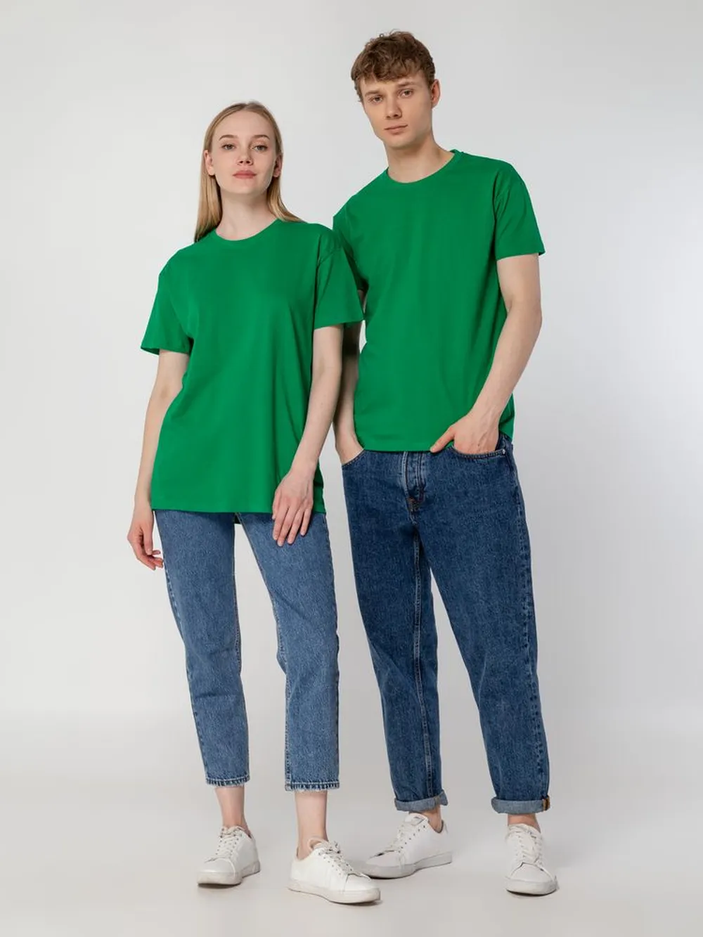 Футболка унисекс Regent 150, темно-зеленая заказать онлайн с вашим дизайном на заказ в Москве и области