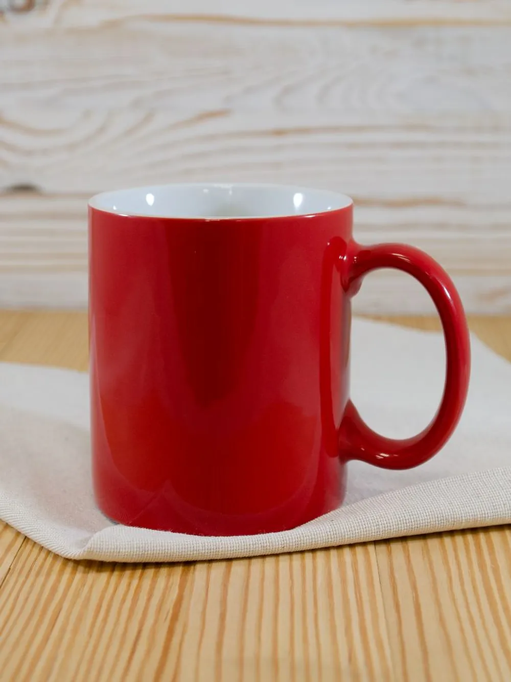 Кружка Promo, красная с белым заказать онлайн с вашим дизайном на заказ в Москве и области