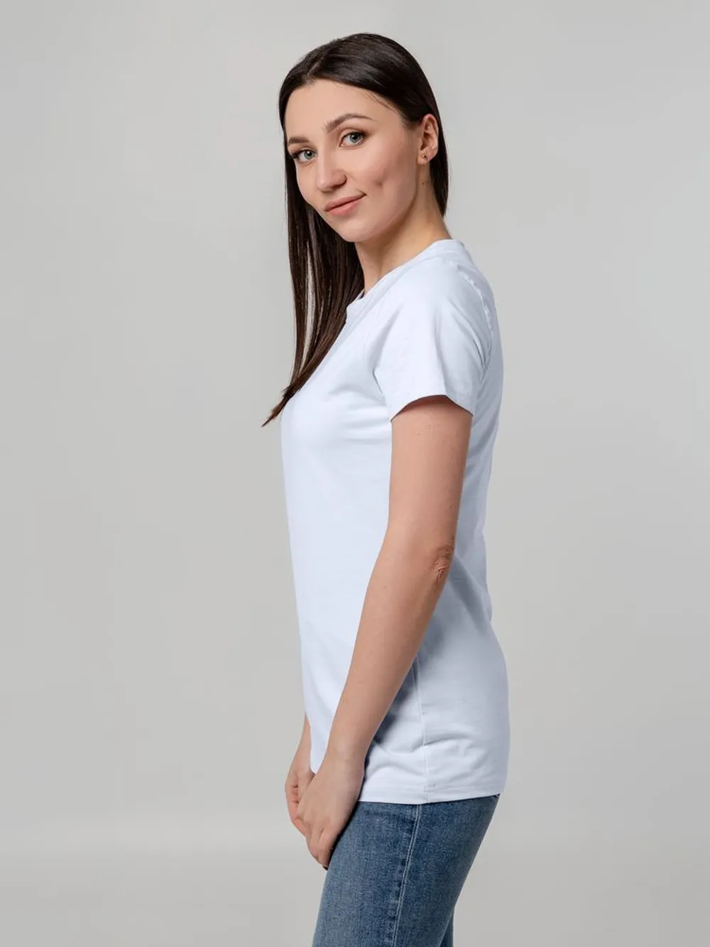 Футболка женская T-bolka Stretch Lady, белая (холодный оттенок) заказать онлайн с вашим дизайном на заказ в Москве и области