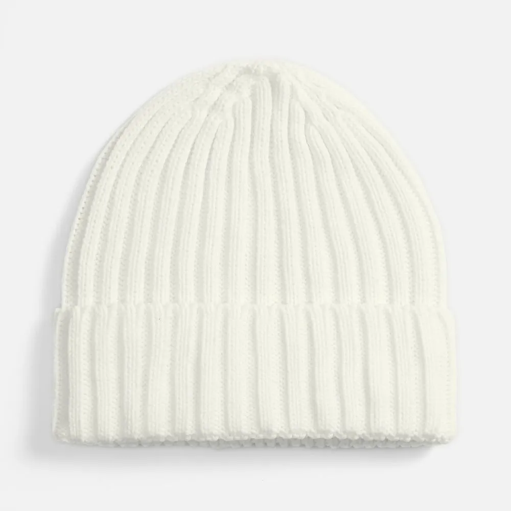 Шапка Faculty, белая заказать онлайн с вашим дизайном на заказ в Москве и области